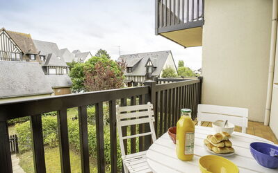Accommodation:&nbsp;Fleur Marine 251.27