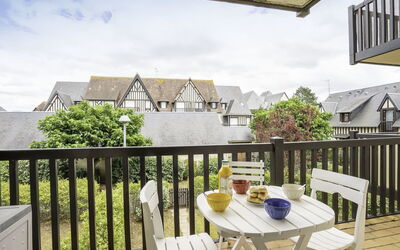 Accommodation:&nbsp;Fleur Marine 251.27