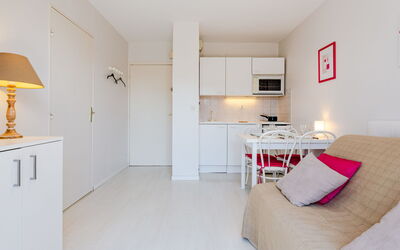 Accommodation:&nbsp;Fleur Marine 251.33