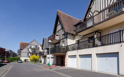 Accommodation:&nbsp;Fleur Marine 251.33