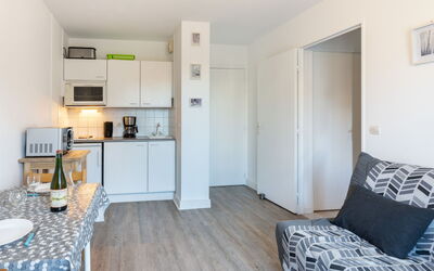 Accommodation:&nbsp;Fleur Marine 251.16