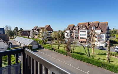 Accommodation:&nbsp;Fleur Marine 251.36