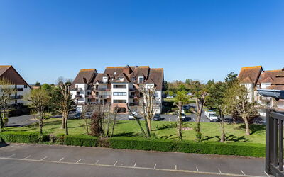 Accommodation:&nbsp;Fleur Marine 251.36