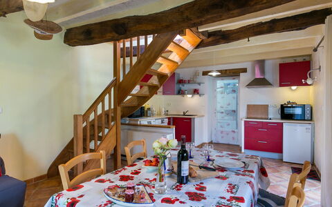L'Hirondelle: Table, Property, Furniture, Building, Decoration, Chair, Interior Design, Cabinetry, Wood, Tablecloth