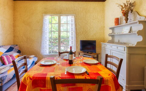 La Côte D'Argent: Table, Furniture, Property, Building, Window, Chair, Wood, Interior Design, Orange