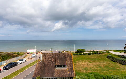 La Bizontine: Cloud, Sky, Water, Azure, Plant, Land Lot, Coastal And Oceanic Landforms, House, Asphalt, Car
