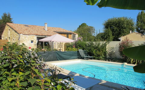 Tuilières: Water, Plant, Sky, Property, Building, Green, Azure, Tree, Shade, Window