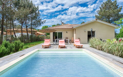 Nico: Water, Plant, Cloud, Sky, Property, Building, Tree, Swimming Pool, House, Leisure