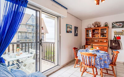 Accommodation:&nbsp;Les Normandières 350.25