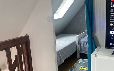 Cabourg Plage 450.22: Furniture, Wood, Floor, Interior Design, Bedroom, Flooring, Room, Home, Bed, Linens
