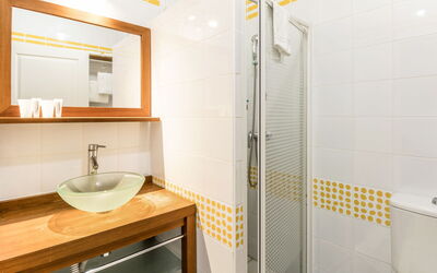 Accommodation:&nbsp;Collines Iduki 617.2