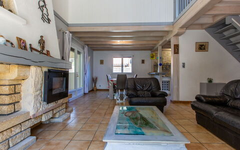 Labenne Océan: Couch, Furniture, Picture Frame, Table, Wood, Living Room, Interior Design, Flooring, Floor, Studio Couch