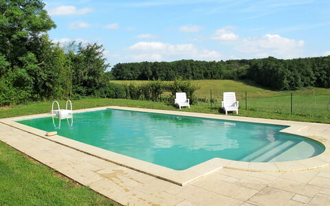 Le Mas de Serre: Water, Cloud, Property, Swimming Pool, Sky, Rectangle, Shade, Tree, Grass, Composite Material