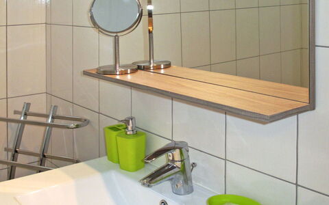 Freyssignes: Tap, Plumbing Fixture, Sink, Mirror, Property, Window, Bathroom Sink, Interior Design, Wood
