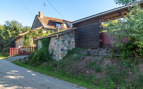 Marguerite: Plant, Sky, Property, Building, Tree, Window, Land Lot, House, Road Surface, Residential Area