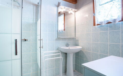 Les Galets: Mirror, Tap, Sink, Plumbing Fixture, Bathroom Sink, Bathroom, Purple, Interior Design, Floor, Wall