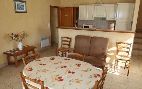 La Cardeline: Table, Furniture, Picture Frame, Chair, Wood, Building, Interior Design, Houseplant, Comfort, Tablecloth