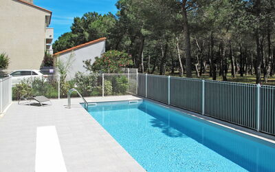Argelès sur Mer 629: Water, Property, Plant, Swimming Pool, Azure, Tree, Sky, Shade, Building, Composite Material