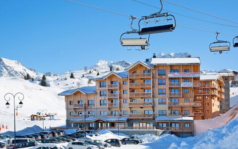 La Plagne 632: Sky, Building, Daytime, Snow, Vehicle, Mountain, Window, Slope, Architecture, House