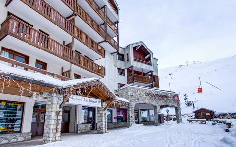 Tignes 655: Sky, Building, Window, Snow, House, Slope, Urban Design, Freezing, Winter, Mountain