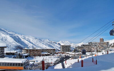 Les Menuires 648: Snow, Winter, Mountain, Sky, Mountainous Landforms, Mountain Range, Cloud, Alps, Hill Station, Ski Resort