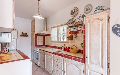 L'Isle sur la Sorgue: Cabinetry, Furniture, Property, Countertop, Wood, Kitchen, Interior Design, Drawer, Building, Floor