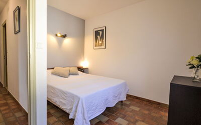 Accommodation:&nbsp;Le Real 603.1