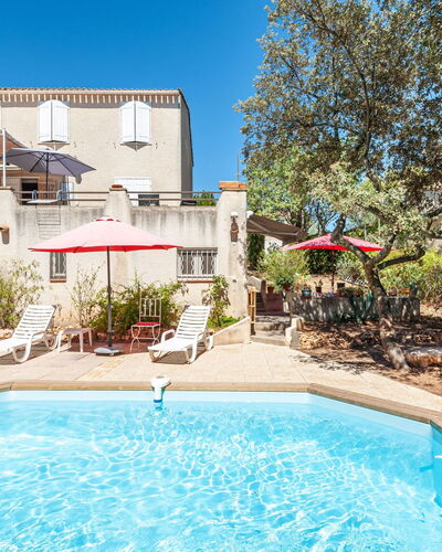 Mireio: Water, Plant, Property, Building, Sky, Swimming Pool, Azure, Tree, Body Of Water, Shade