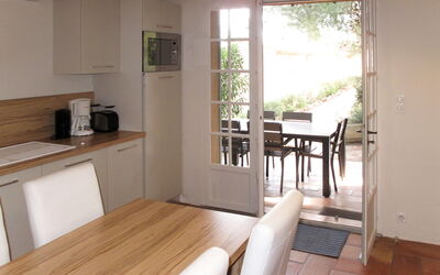 Accommodation:&nbsp;Les Garrigues De La Vallée Des Baux 614.8