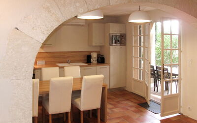 Accommodation:&nbsp;Les Garrigues De La Vallée Des Baux 614.8