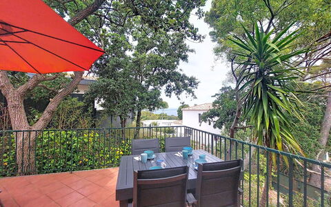 Six Fours 617: Furniture, Table, Chair, Outdoor Table, Outdoor Furniture, Kitchen & Dining Room Table, Shade, Backyard, Garden, Yard