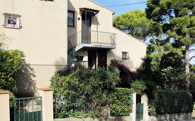 Six Fours 617: Plant, Building, Property, Window, Sky, House, Tree, Architecture, Land Lot, Door