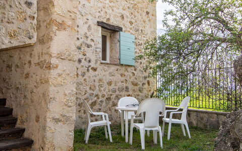 La Foux: Sky, Window, Tree, Building, Plant, Land Lot, Siding, House, Grass, Cottage