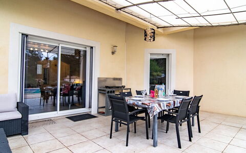 Au Romarin: Table, Property, Furniture, Wood, Interior Design, Chair, Flooring, Floor, Window, Real Estate