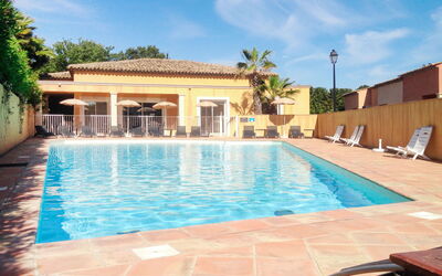 Roquebrune sur Argens 624: Swimming Pool, Property, Home, House, Building, Real Estate, Residential Area, Vacation, Town, Sky