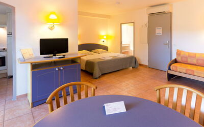 Accommodation:&nbsp;Les Chênes Verts 619.1