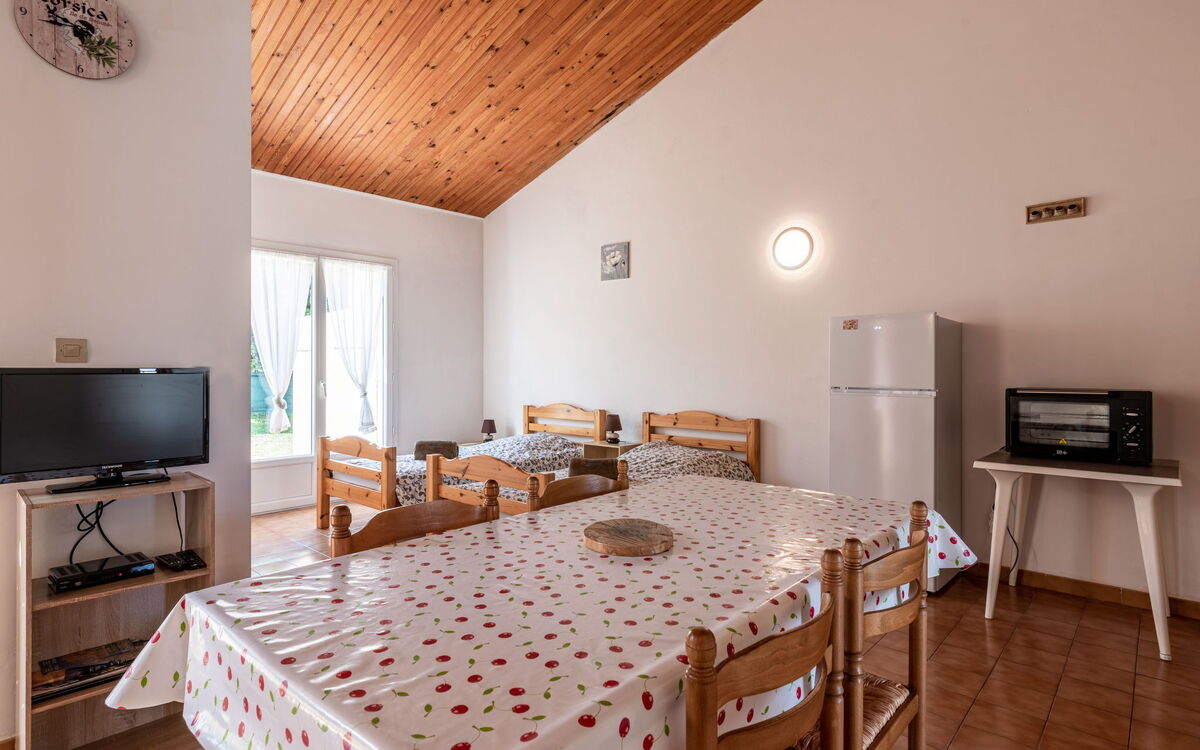 Accommodation:&nbsp;La Pinède, Bungalow 4 Pers. 602.1