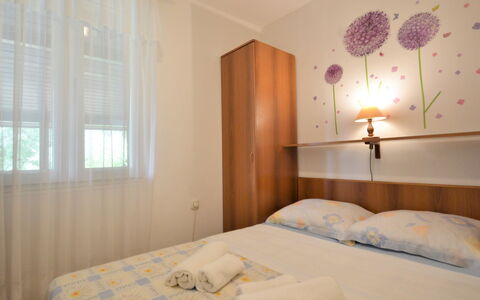 Gloria: Furniture, Property, Window, Building, Comfort, Azure, Wood, Textile, Interior Design, Lighting