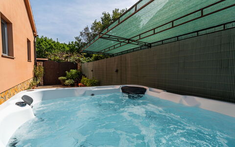 Ana: Swimming Pool, Plumbing Fixture, Composite Material, Leisure, Bathtub, Jacuzzi, Resort, Outdoor Furniture, Water Feature