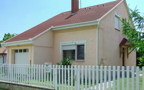 Boros: House, Property, Home, Real Estate, Roof, Building, Fence, Picket Fence, Cottage, Home Fencing
