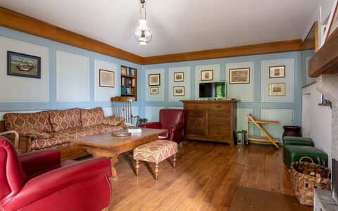 Giorgio Winery: Furniture, Picture Frame, Table, Wood, Azure, Couch, Flooring, Floor, Living Room, Chair