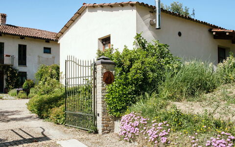 I Grilli: Property, House, Residential Area, Building, Neighbourhood, Real Estate, Home, Wall, Village, Rural Area