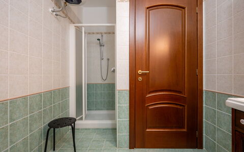 Collina San Ponzio: Property, Door, Building, Wood, Interior Design, Architecture, Flooring, Floor