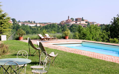 Bric del Vento: Property, Swimming Pool, Grass, Real Estate, House, Lawn, Building, Leisure, Vacation, Home