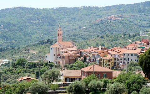 Lorenzo: Mountain Village, Hill Station, Town, Village, Human Settlement, Hill, Rural Area, Tourism, Tree, City