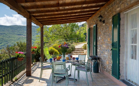 Ciappai (Ptb140): Water, Table, Tableware, Property, Sky, Furniture, Building, Window, Blue, Chair