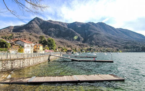 Alpe: Mountainous Landforms, Mountain, Water, Body Of Water, Hill, Highland, Mountain Range, Waterway, Hill Station, Bank