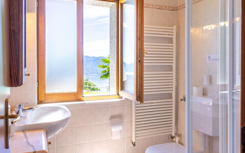 Lo Scoiattolo: Bathroom, Room, Property, Building, Interior Design, Door, Architecture, House, Real Estate, Plumbing Fixture
