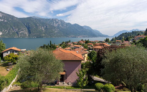 Vittoria: Mountain, Sky, Mountainous Landforms, Mountain Range, Hill Station, Wilderness, Town, Mountain Village, Property, Hill
