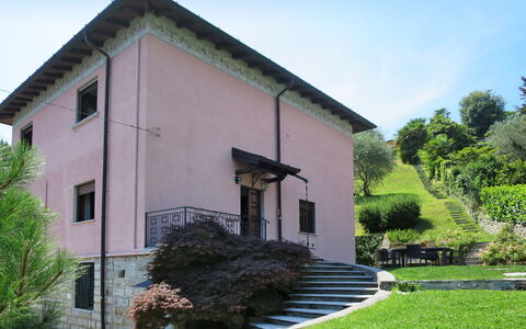 Vittoria: Property, House, Building, Architecture, Home, Real Estate, Wall, Facade, Estate, Villa